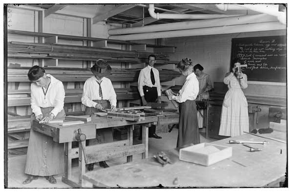 Wood-work class.
Summer school, 1918