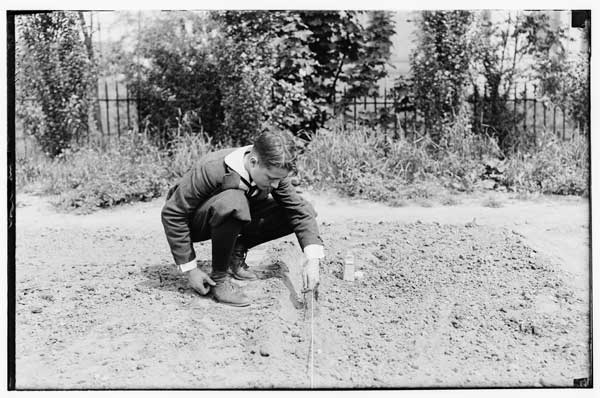 Drill, planting in, at Children's Garden.  1922.