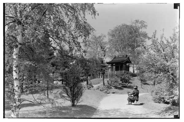 Japanese Garden, temple.
Miss Maude Purdy sketching, 1923.