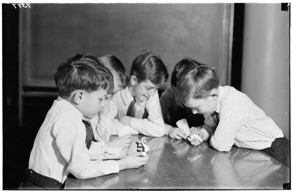 Kirks School- 3rd Grade.
Study of Salt Crystals at BBG, 1932.