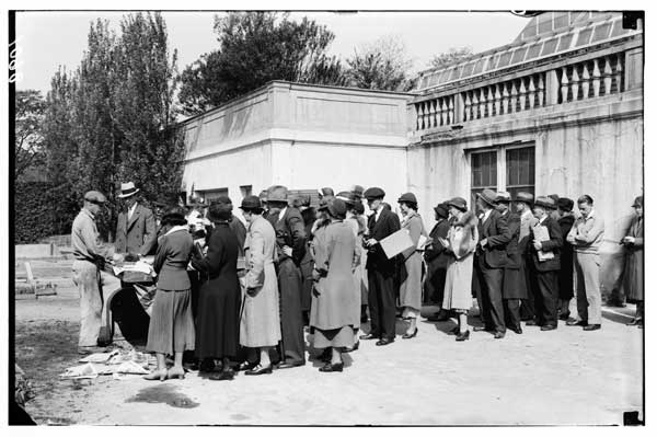 Group:  Members of BBG.
Distribution of plants to members.
May 18, 1934.